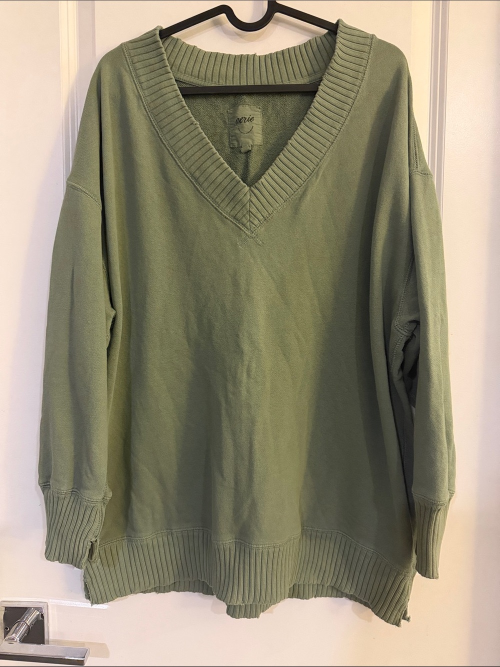 AERIE Women’s 100% Cotton V-Neck Relaxed Oversized Sweater - #300 - Picture 2 of 8